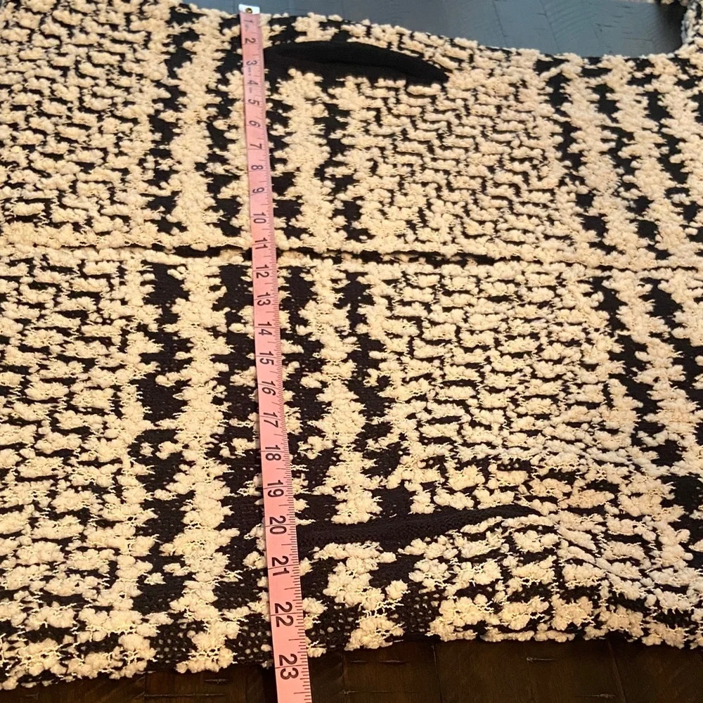 Chic Black and White Textured Cardigan, size S. NWT - Picture 12 of 13